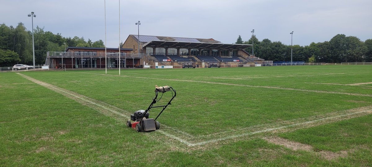 MrManagerSir's tweet photo. Here we go, the new rugby season starts for @BanburyRUFC tomorrow. Over to our white-line expert @RogerGraham6 for the finishing touches! #ComeOnYouBulls #TopMowing #ThoseLines https://t.co/g8C5LXXZNw