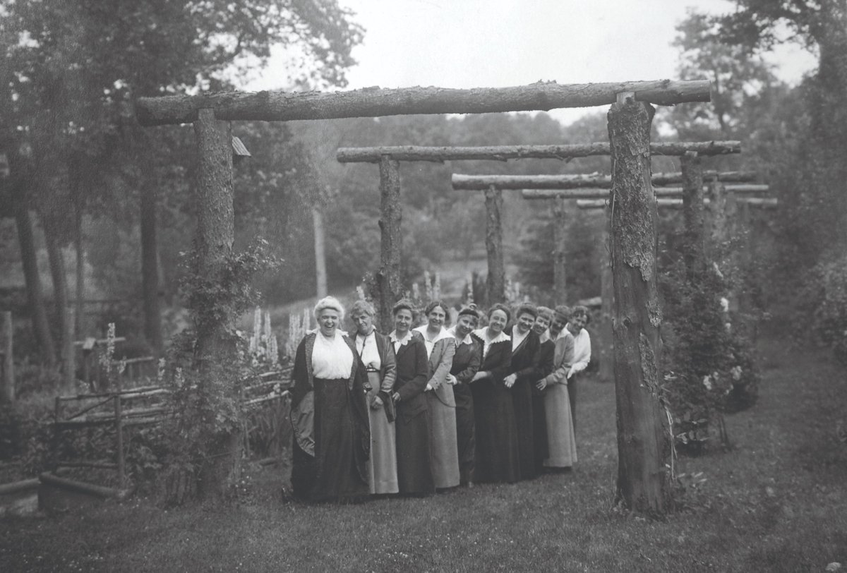 Schubert Club began in 1882 as “The Ladies Musicale,” a club for music-loving women, including Marion Furness (daughter of Gov. Alexander Ramsey). Pictured is the 1910 Board of Directors at their annual outdoor retreat. #ClassicalMusic #MusicHistory #MinnesotaHistory