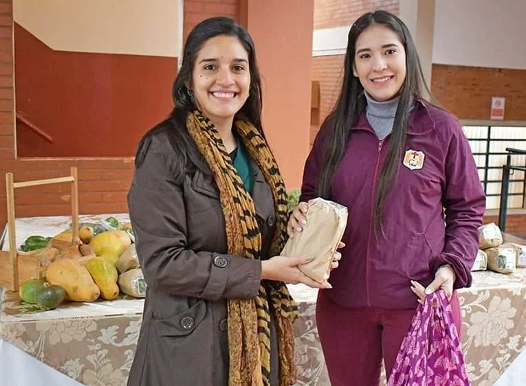 uni_itapua's tweet photo. Agroferia UNI - FaCAF
Se desarrolla con éxito otra edición mas de la Agroferia #Facaf en el campus de la Universidad Nacional de Itapúa.
🌶🥒🥬🥦🌽🥔🥚🧅🍞🧀 https://t.co/LQdQK1KNRv