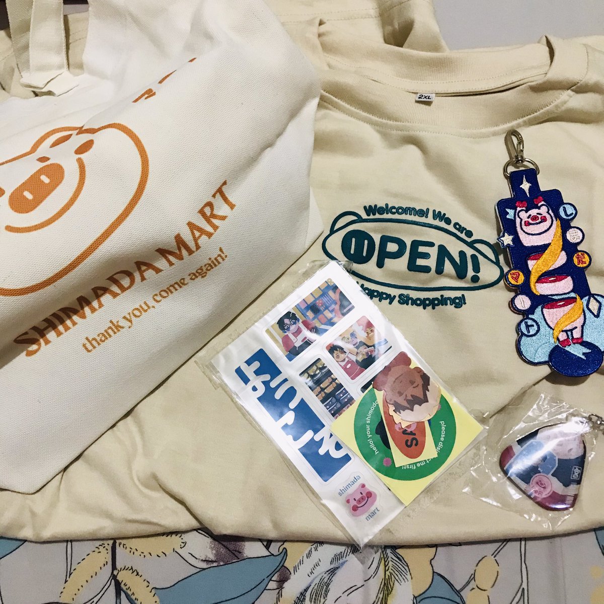 laberrynth's tweet photo. haven’t done a mini haul in a while but this one’s too cute and personally long-awaited not to post T __ T ❤️ my shimada mart goods from @kiwimansi &amp; @weIIspent are here and they’re ADORABLE HUHUHUHU supporting uncle float serve 🥹🫶 thank you @settersexuaI! ❤️ https://t.co/VVJ31ork1S