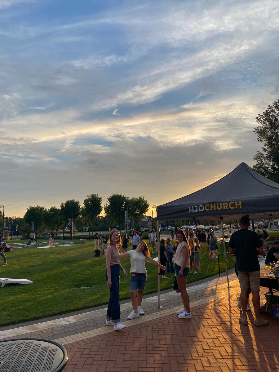 H2OChurchKent's tweet photo. Golden Flashes!! We're so glad to have met you these past few weeks, and we can't wait to know you better. We hope you'll keep asking questions about what it could look like to follow Jesus- wherever you're at spiritually this year at Kent, you're welcomed here! 💙💛 https://t.co/RuZYfcmI5O
