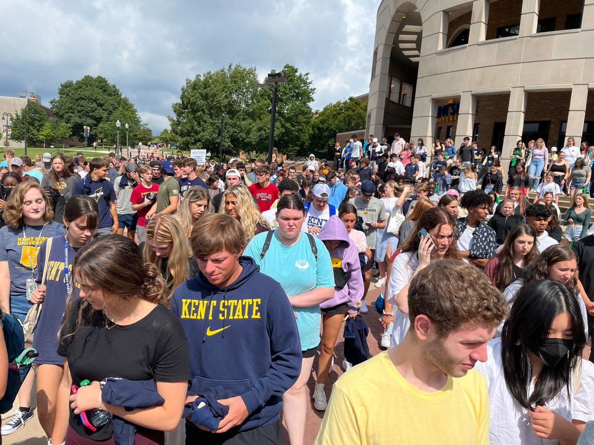 H2OChurchKent's tweet photo. Golden Flashes!! We're so glad to have met you these past few weeks, and we can't wait to know you better. We hope you'll keep asking questions about what it could look like to follow Jesus- wherever you're at spiritually this year at Kent, you're welcomed here! 💙💛 https://t.co/RuZYfcmI5O