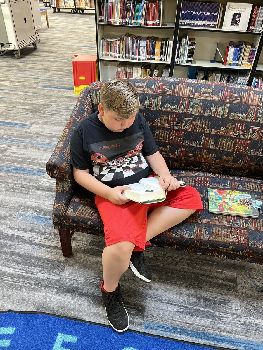 MrsVelazco5th's tweet photo. My class enjoying our library time with @SusieHavard @ECISDtweets #inspireharmony https://t.co/48vEHaVfyG