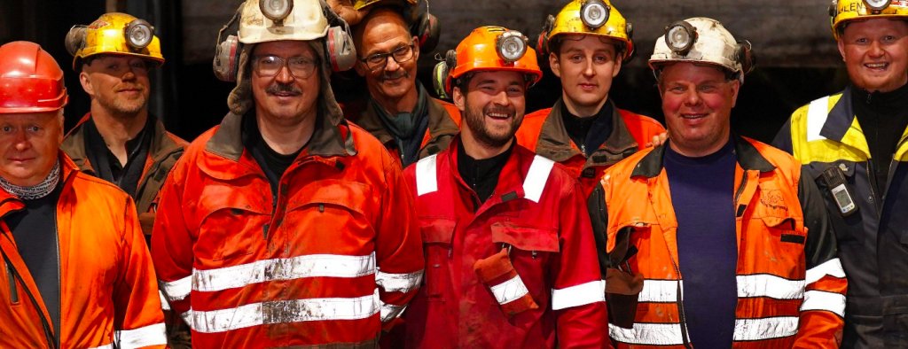 BP_Norwegen's tweet photo. Mitarbeiter der Grube 7 auf Spitzbergen können ihre Jobs vorerst bis zum Sommer 2025 behalten.©Store Norske

Svalbard, 2. September 2022. Der Vorstand der Store Norske Spitsbergen Kulkompani hat beschlossen, die Schließung von Mine 7, Norwegens letzter

https://t.co/7SFFls9ahQ https://t.co/CJMYsgH4Mb