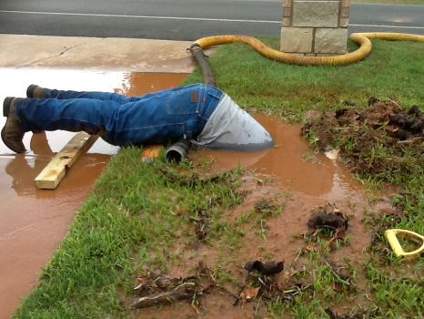 ecomatesystems's tweet photo. #FridayFunny This is what we call dedication to getting the job done!

#utilityindustry #utilityworker https://t.co/2WDAAWqPrt