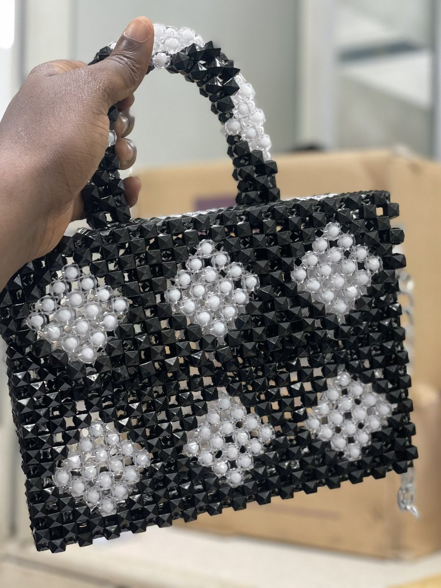 Ariyike_jr's tweet photo. My sister made these amazing beaded bags, I told her I’m not popular enough to make sales on Twitter, but with faith we hope to meet the right buying audience.
15,000 for each designs.
Kindly RT🙏🏽 https://t.co/VIWQEAS3dy