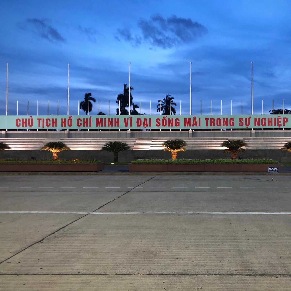 DustandMetal's tweet image. Ngày Quốc Khánh 🇻🇳
Happy National Day of Vietnam 🇻🇳
Held each year, today commemorates President Hồ Chí Minh reading the Declarations of independence of Vietnam at Ba Đình Square in Hanoi on 2 Sept 1945.

Pics by @blanche_pictures of Hồ Chí Minh beneath a crescent moon 🌙.
