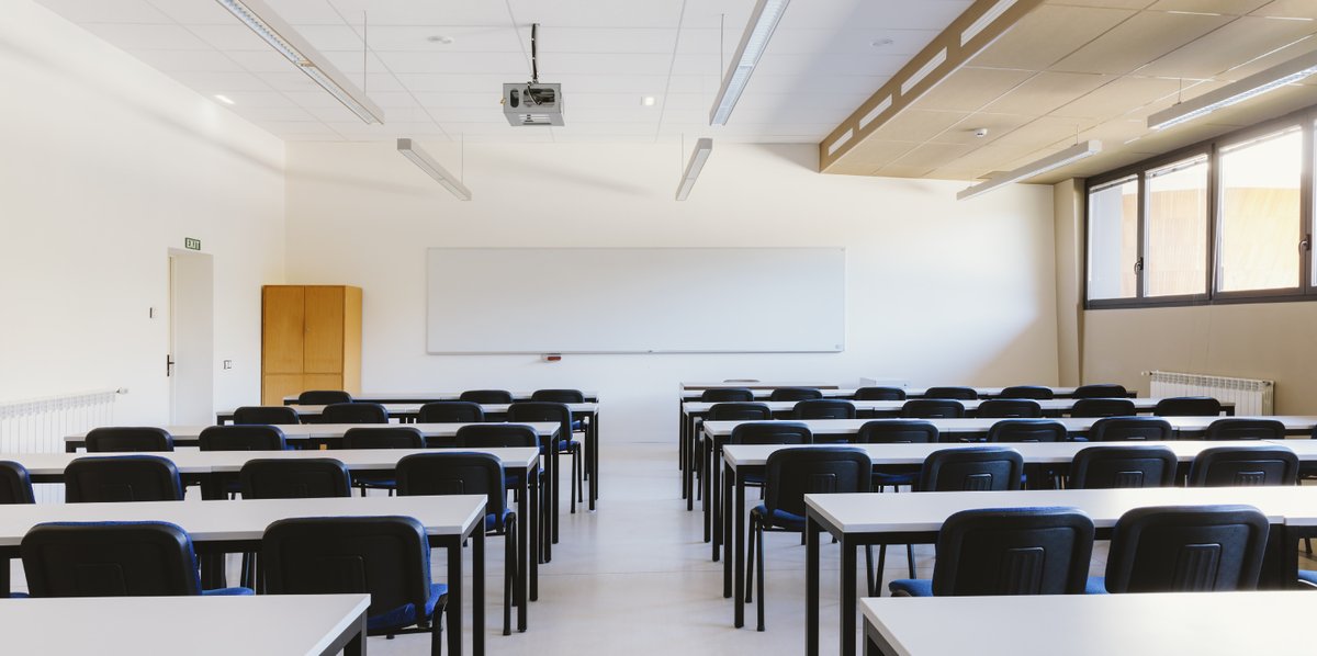 Hezkuntza sailaren politika:
➡️Lerro bakarreko ikastetxe publikoak arriskuan.
➡️Eskola publikoaren hazkunderik ez.
➡️Ituntze-maila mantendu.
➡️Eragileon parte-hartze eskubidea urratu.

ehige.eus/eu/hezkuntza-s…