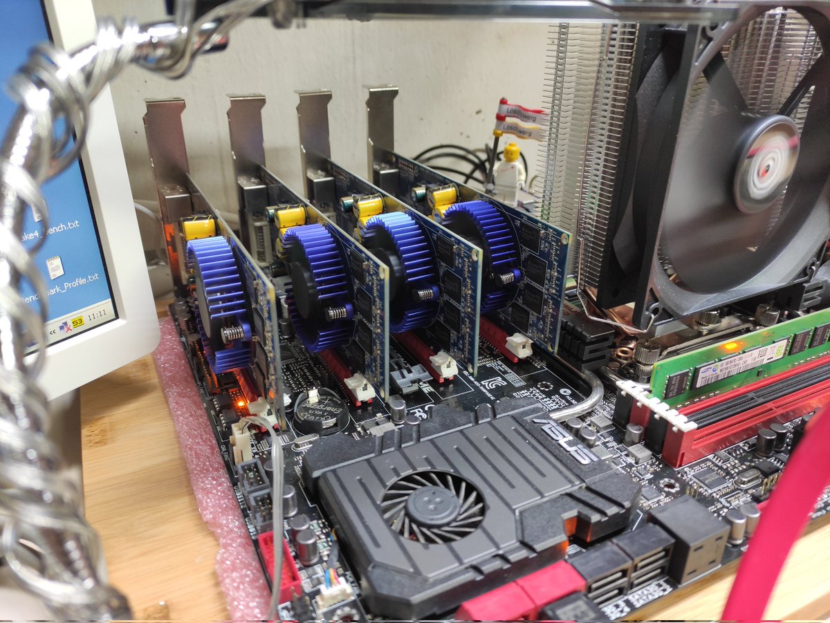 Loeschzwerg_3DC's tweet photo. Had to plug a fourth Chrome S25 just for fun 🙈

OK, since more than two cards aren't working in MultiChrome, I'm going to start testing GammaChrome tomorrow 🙂 

#s3graphics #chromes20 #chrome #multichrome https://t.co/74Hoacc4si