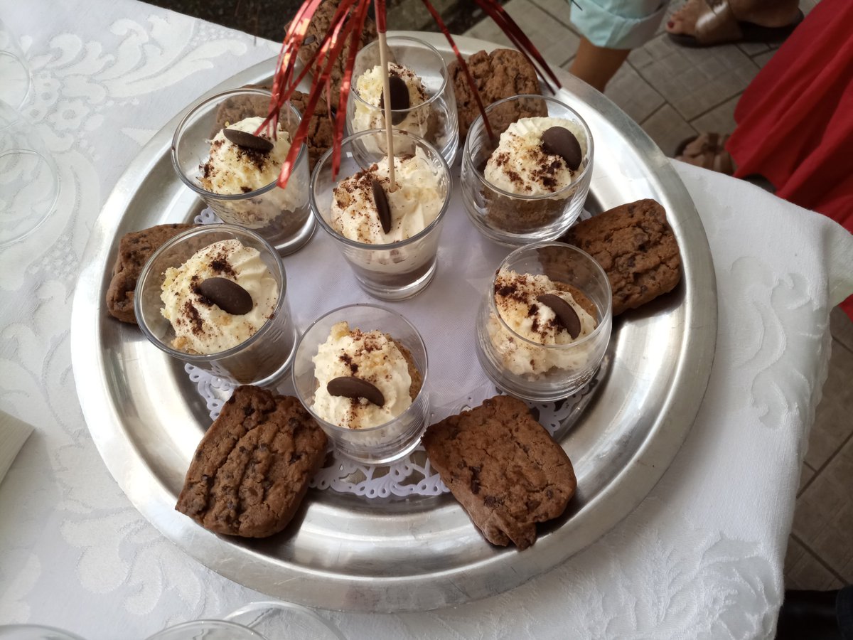 LittleBioteam's tweet photo. Rentrée des personnels de @Cite_ADusolier
L'équipe des agents techniques met tout en œuvre pour assurer une rentrée scolaire dans les meilleurs conditions.
La @LittleBioteam a concocté ce délicieux buffet 100 % #cuisinémaison et toujours 100% #bio et local.
@cddordogne @DSDEN24 https://t.co/lRvthJEsbz