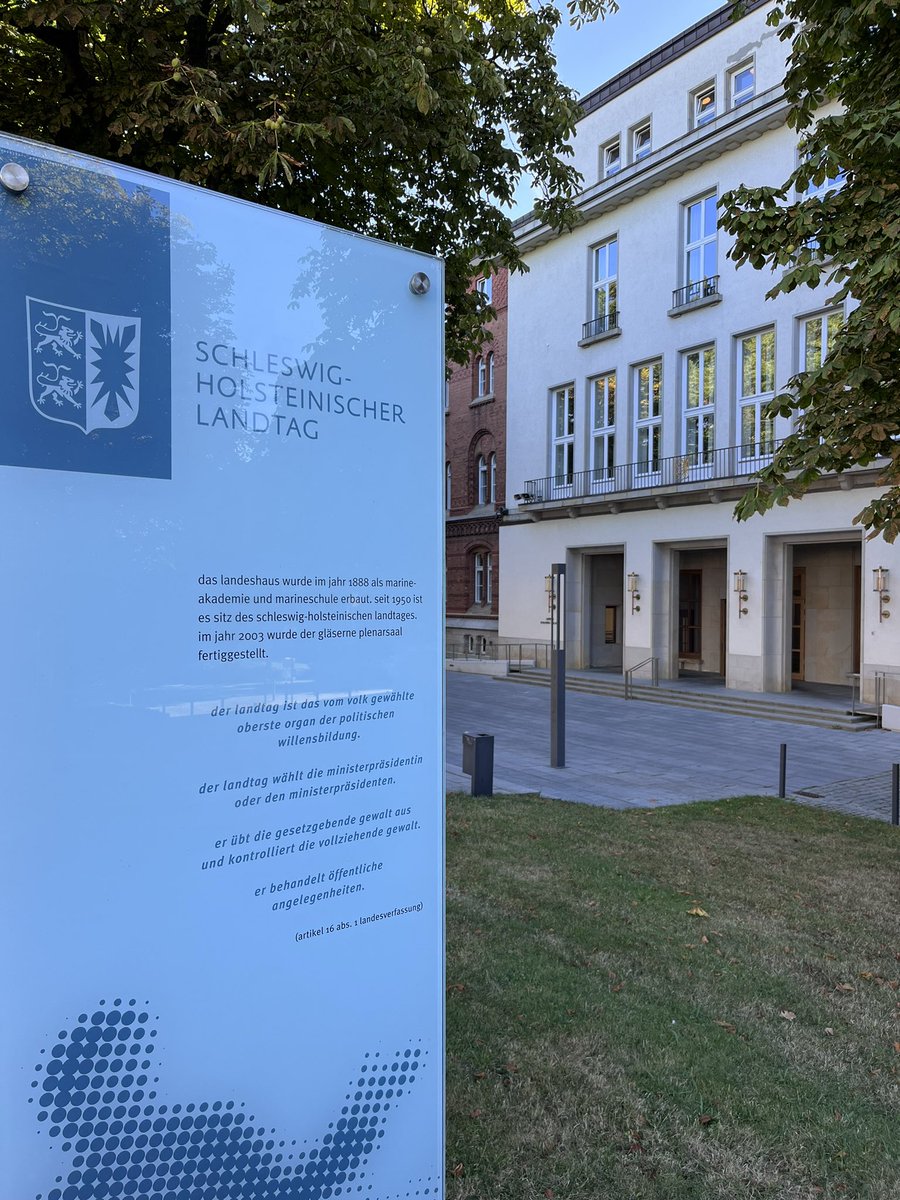 DFeuG_SH's tweet photo. Heute wird im Landtag ein Antrag zur Ruhegehaltsfähigkeit der Feuerwehrzulage, eingebracht von der Fraktion des @SSWpresse besprochen. Wir sind vor Ort bei diesem wichtigen Thema!
#immeranderBasis https://t.co/cO25uy6eKj