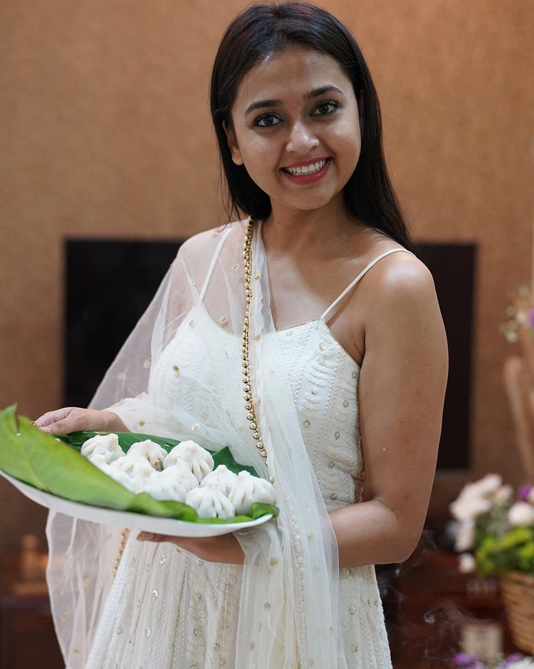 POV: #TejasswiPrakash is serving you prasadam. ✨😉

#TejRan #TejRan