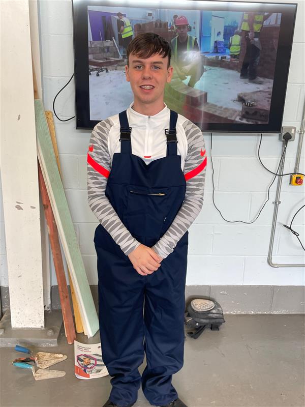 weareibstock's tweet photo. We’re delighted to work with South Lanarskshire College
@SLCek
where we have the privilege to support people like Scott and his trainees gain invaluable #bricklaying skills. #bricklayers #brick #attheheartofbuilding https://t.co/X88lHUQDhC