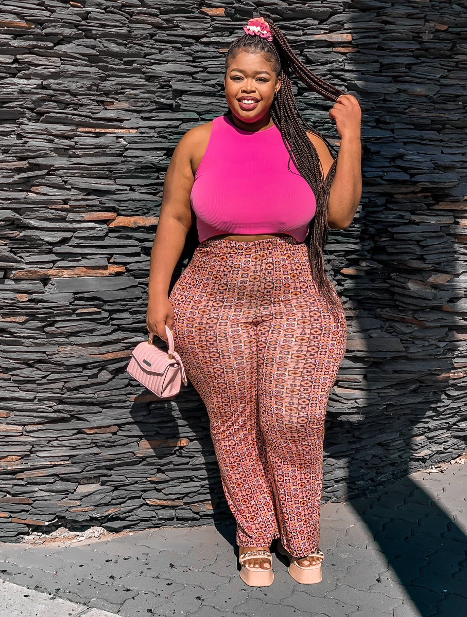 It’s finally my favourite season🌸 💕 #latepost #spring #CasualDay #CassperReply #bb24 #Cardano #plussizefashion #RT #followme