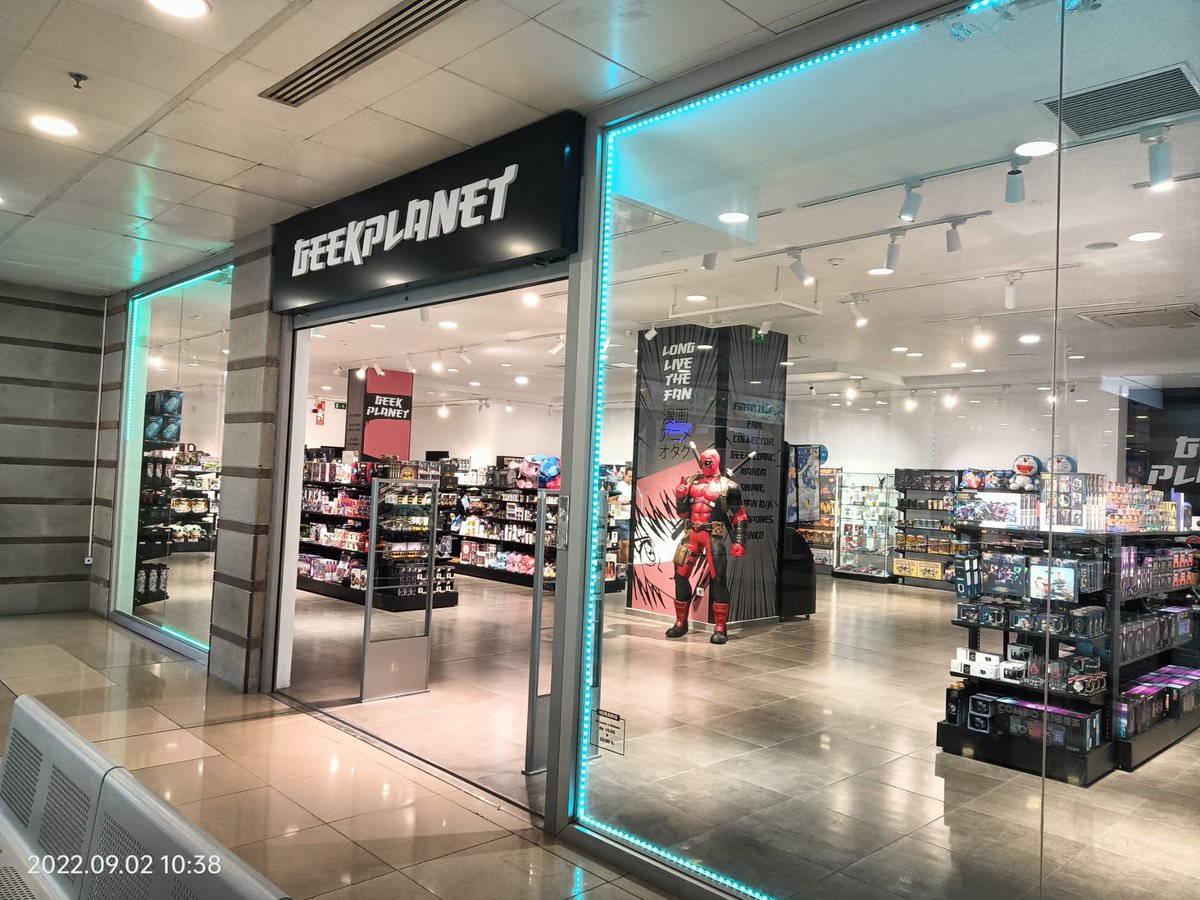 ANAZACARREFOUR's tweet photo. 📣 ¡Damos la bienvenida a #GeekPlanet con su #NuevaApertura en el 📍#CentroComercialAñazaCarrefour!🔹
👉🏻¡Ven a conocerlos 😀 y descubre todas sus novedades! 😉
✅ ¡Les esperamos! https://t.co/ci68YM4gX4