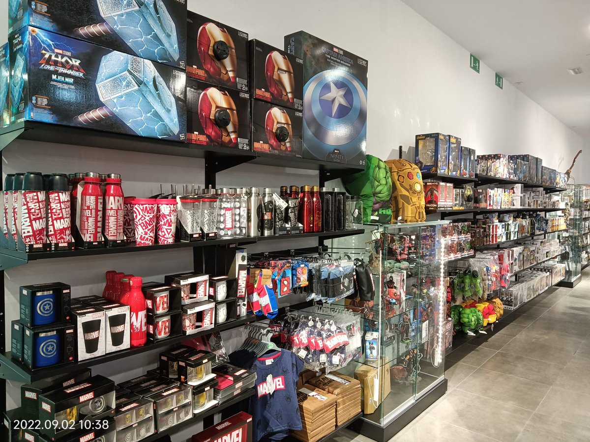 ANAZACARREFOUR's tweet photo. 📣 ¡Damos la bienvenida a #GeekPlanet con su #NuevaApertura en el 📍#CentroComercialAñazaCarrefour!🔹
👉🏻¡Ven a conocerlos 😀 y descubre todas sus novedades! 😉
✅ ¡Les esperamos! https://t.co/ci68YM4gX4
