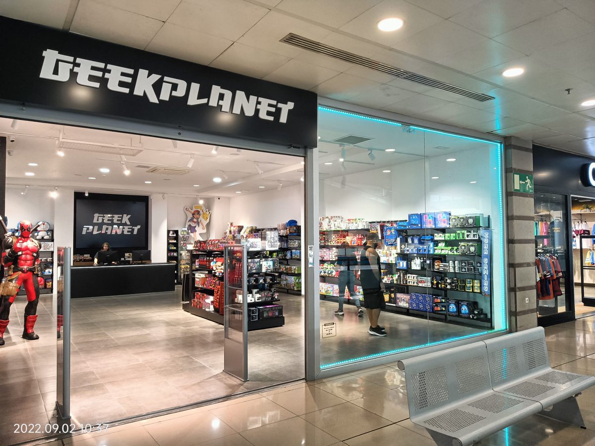 ANAZACARREFOUR's tweet photo. 📣 ¡Damos la bienvenida a #GeekPlanet con su #NuevaApertura en el 📍#CentroComercialAñazaCarrefour!🔹
👉🏻¡Ven a conocerlos 😀 y descubre todas sus novedades! 😉
✅ ¡Les esperamos! https://t.co/ci68YM4gX4