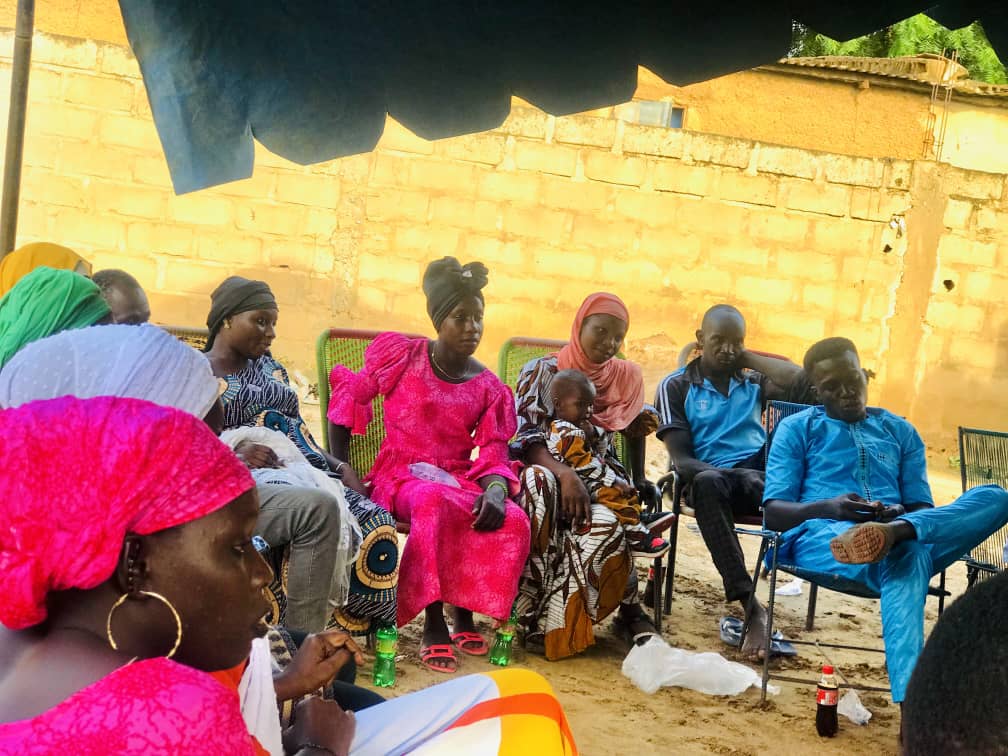 BintaDiakit5's tweet photo. Kayes n'di le 01/Septembre 2022.
Les causeries éducatives avec les jeunes dans les grins, milieux scolaires, et non scolaires. 
Continue son petit chemin par les jeunes ambassadeur à travers toute la ville de kayes.
#RJASRPFMALikayes
#PSIMALI
#momentum
#MPHD
#USAID https://t.co/vfLfCNqmhF