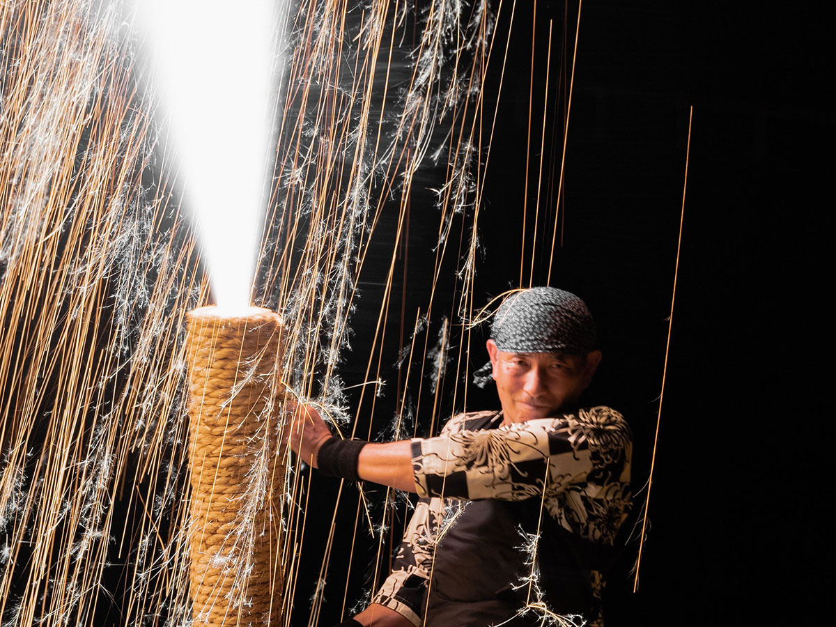 grapejapan's tweet photo. Hand-held fireworks performer has photog son capture the moment with stunning results
https://t.co/9J9MrQNcjv
#handheldfireworks #tezutsuhanabi #photography https://t.co/hNvAb2o1tg