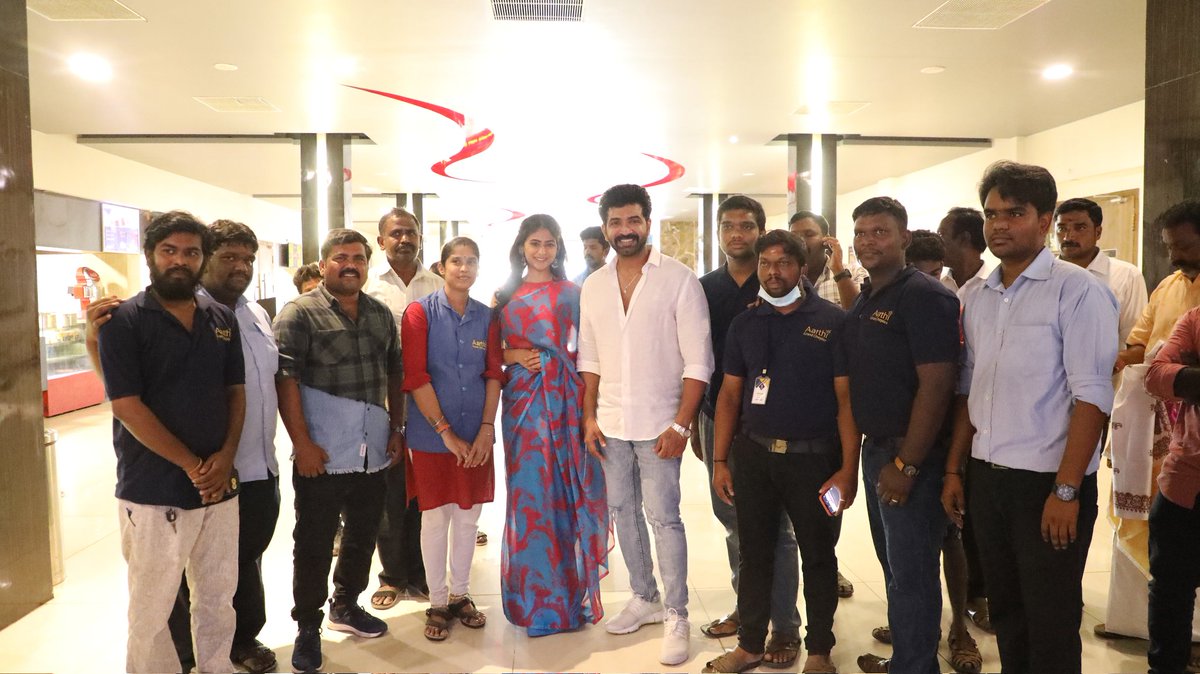TBSTwizzle's tweet photo. @arunvijayno1's #Sinam Promotion๐ฅ
Dindugul #AarthiTheatre and Madurai #ThangaRegalTheatre
โถ๏ธ https://t.co/yXRbUQNHnr
@MSPLProductions @gnr_kumaravelan #Vijaykumar #PallakLalwani @kaaliactor @gopinath_dop @ShabirMusic @madhankarky
#SinamPromotionalTour
#SinamFromSeptember16 https://t.co/eOGVy1enV4