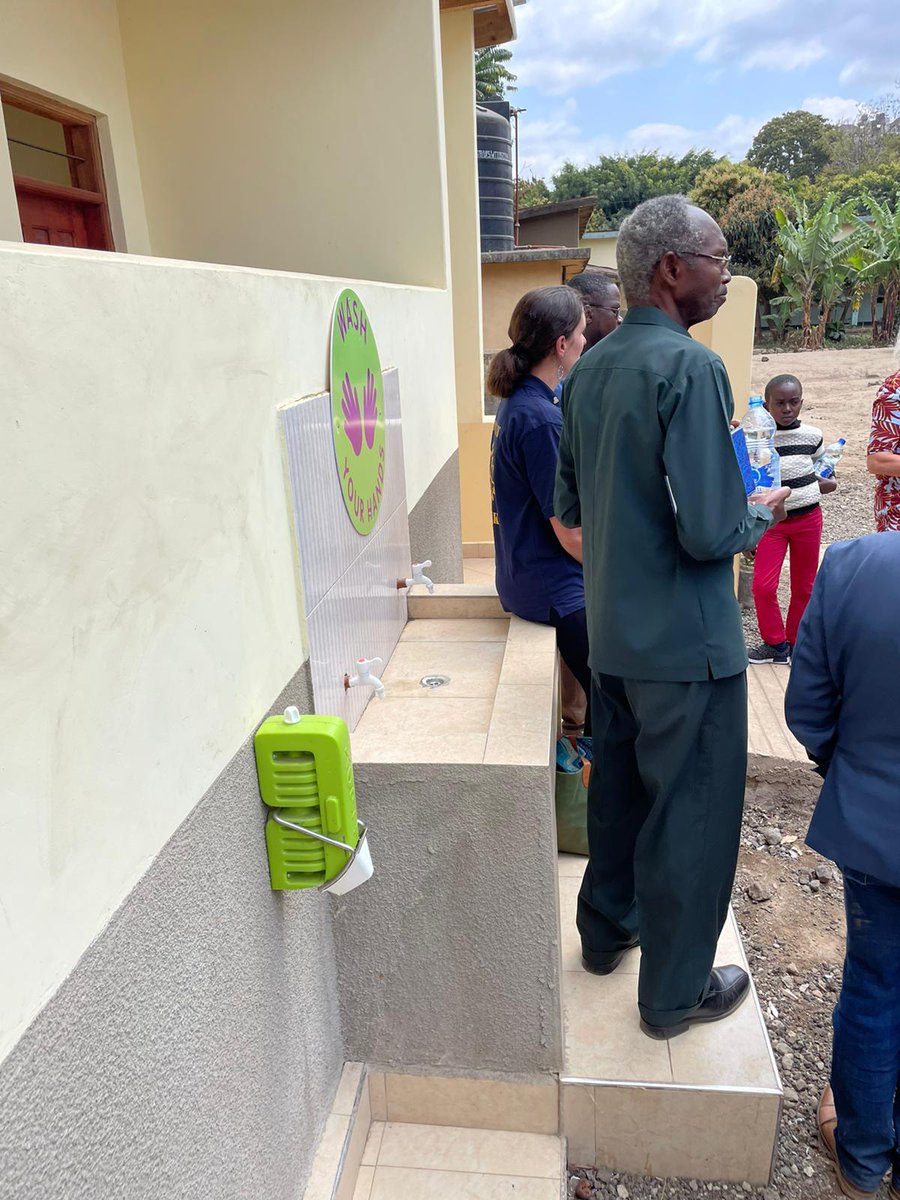 NjiroRc's tweet photo. RCNjiro attended the Toilets Project at Uhuru Primary School, funded by the Rotary Club of Arusha, in collaboration with the Arusha City Council  and the Arusha Urban Water Supply and Sanitation Dept. They have done 14 Primary Schools and are going to continue with other schools. https://t.co/ZlLxHnYfyK