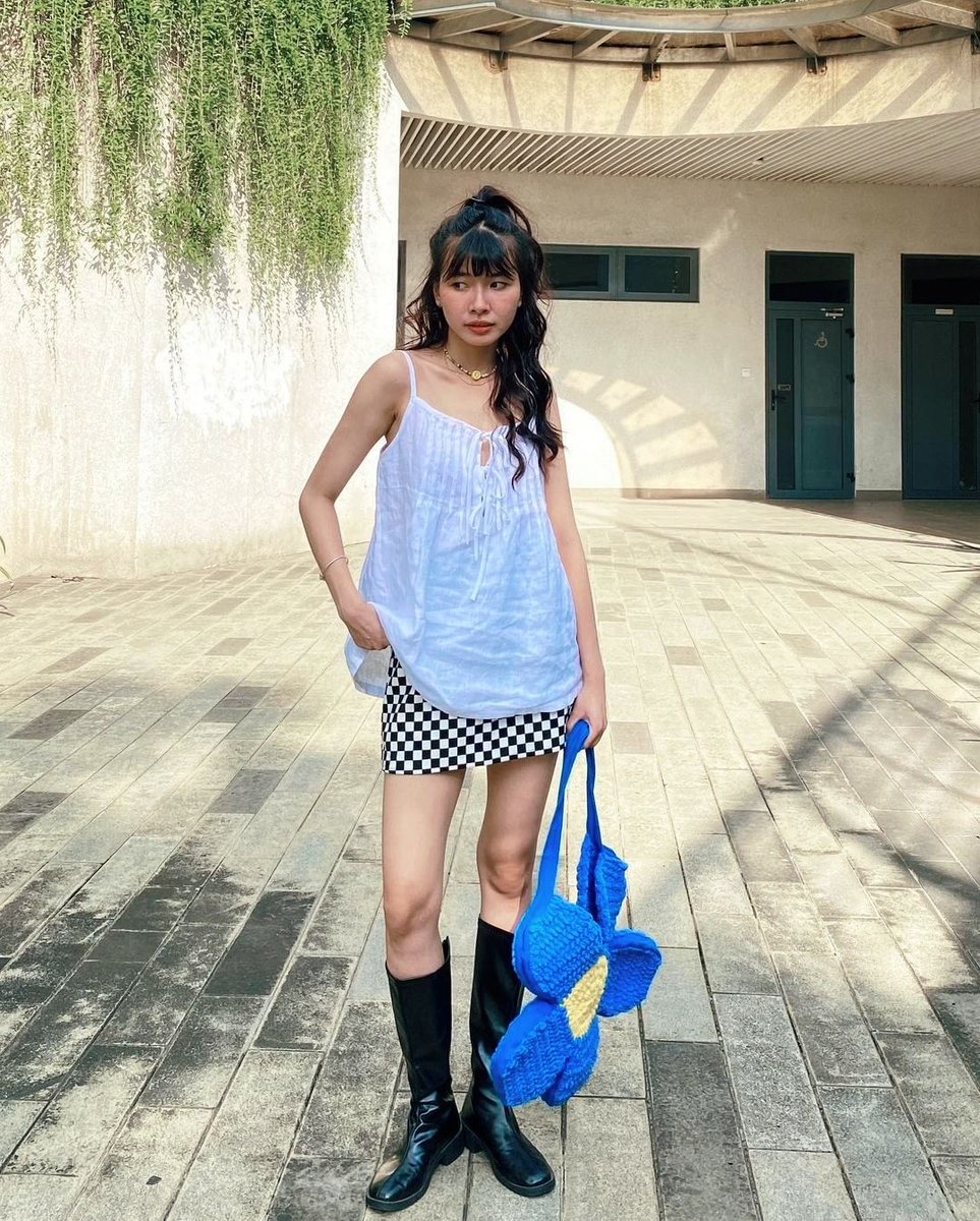 lovito_official's tweet photo. Meet _317mingaan in the classic🖤&amp;🤍 look: breezy, effortless, and artful. Consider it your new summer staple! 😍
💎 _317mingaan
🔎L07174
🛒Shop now>>https://t.co/BQbomoAkpu
👉Use 13% extra code: LOVITWEET

#Lovito #plaidskirt #casualstyle #whitetop https://t.co/bJEPBjQm1Z