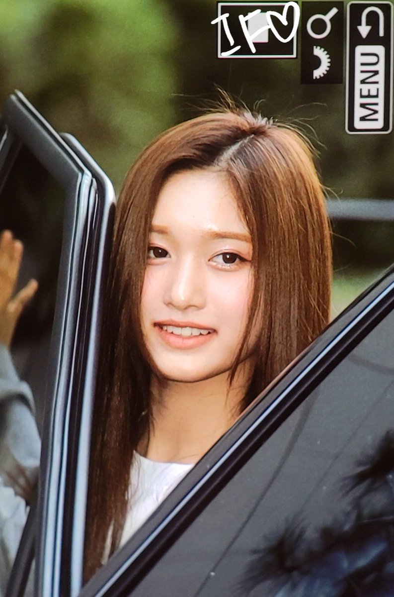 Leeseo_iF's tweet photo. 220902 아이브 이서 뮤직뱅크 퇴근 프리뷰  #IVE #아이브 #이서 #Leeseo https://t.co/w0nZuEce7b