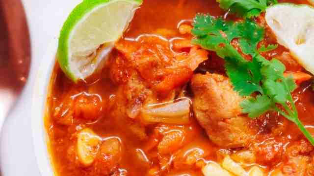 Thai Coconut Curry Chicken Soup (so creamy) - RecipeMagik recipemagik.com/thai-coconut-c…