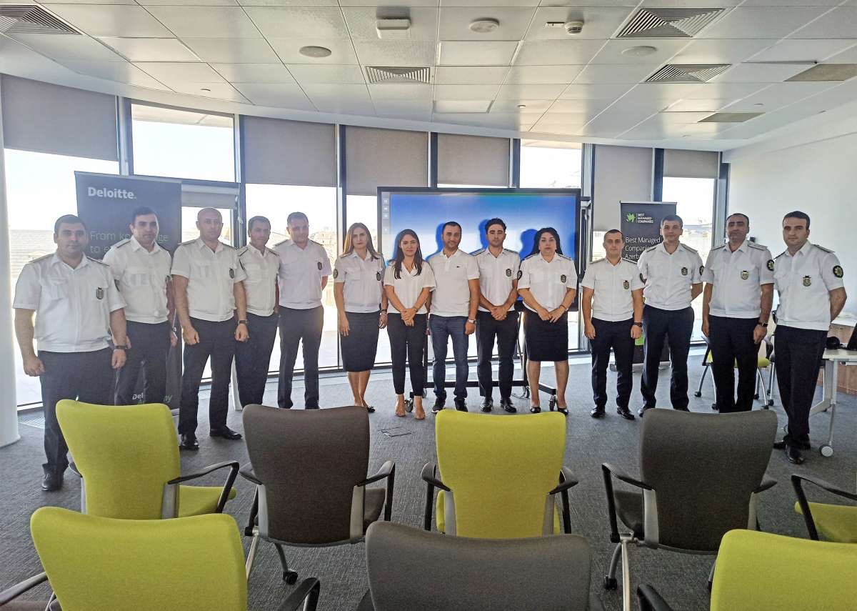 Gömrük əməkdaşları üçün kontrafakt və saxta malların ölkəyə idxalına qarşı mübarizə üzrə təlim keçirilib.

Ətraflı: customs.gov.az/az/faydali/xeb…