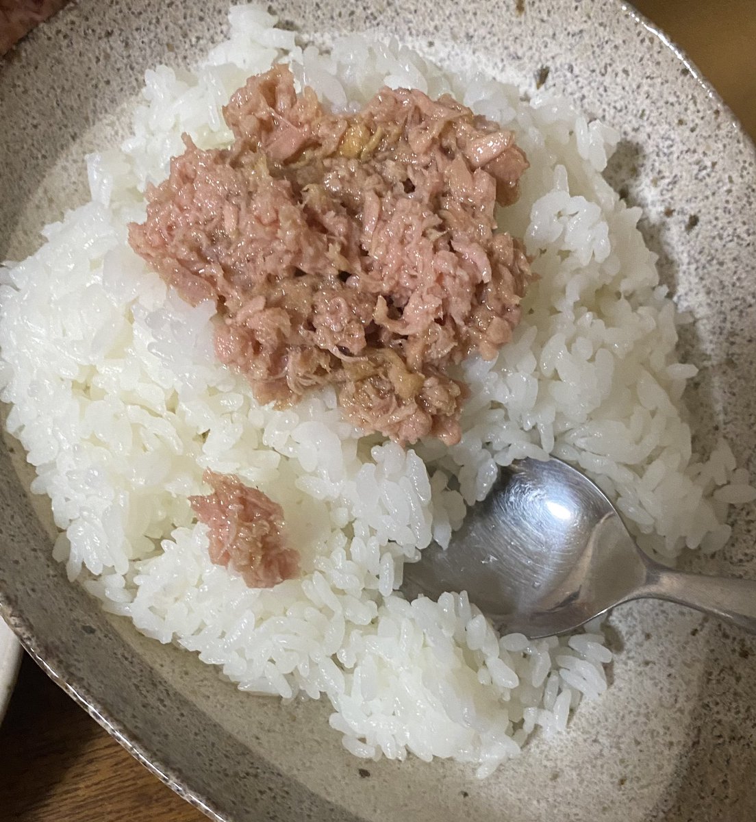 simple_red_axe's tweet photo. これをこう！
シーチキンマヨって美味しいよね。
至極の極み ＃マヨラー　＃ちょいマヨ
#美味い https://t.co/4K2Na74fas