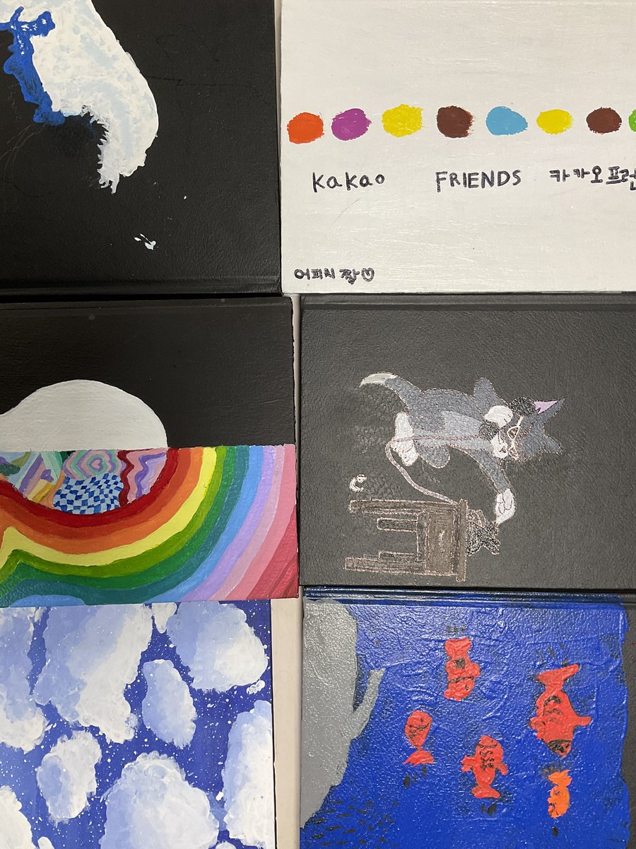 aiscvisualarts's tweet image. #AISCMiddleSchool artists are midway in completing cover designs of #artjournal that expresses their #identity. #AISCLearner #AISCVisualArts #AISCInTheClassroom