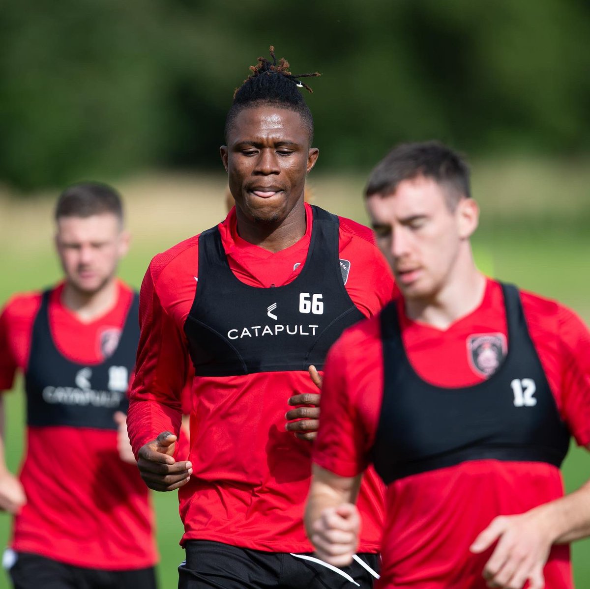 DefendLikeEze's tweet photo. The sun is out and we are all set for Dundee tomorrow. Cβmon Spiders ππΎβ½οΈππΎββοΈ!!
#DefendLikeEze #StephenEze
.
#spflofficial @queensparkfc @spfl @dundeeunitedfc https://t.co/27LcgyDnaJ