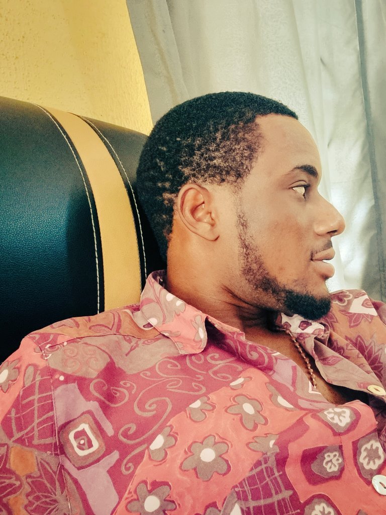 OnofuaV's tweet photo. New hair cut 💇♀️ #perfectgentle 🧍♂️ https://t.co/t7oERV03Vm