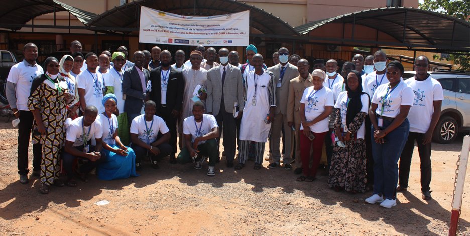 Biology Open (@biologyopen) on Twitter photo Structural biology is an essential tool for understanding the molecular basis of diseases. Check out this Meeting Review from the organisers of <a href="/BiostructA/">BioStruct-Africa</a>'s structural biology workshop in Mali:
journals.biologists.com/bio/article/11… Structural biology is an essential tool for understanding the molecular basis of diseases. Check out this Meeting Review from the organisers of <a href="/BiostructA/">BioStruct-Africa</a>'s structural biology workshop in Mali:
journals.biologists.com/bio/article/11…