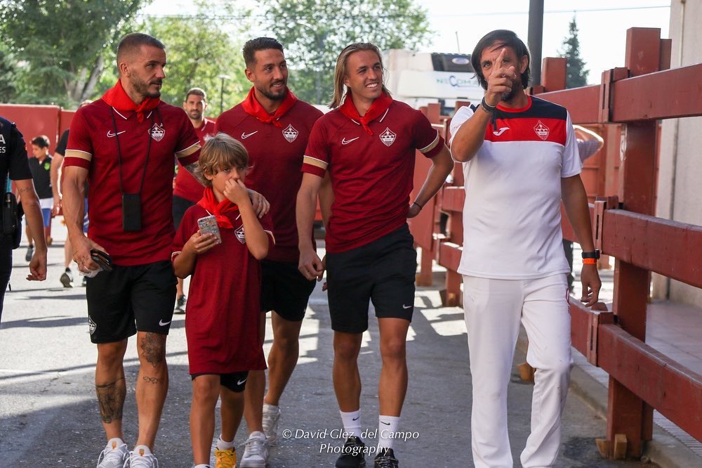 𝗣𝗮𝗿𝘁𝗶𝗰𝗶𝗽𝗮𝗰𝗶ó𝗻 𝗲𝗻 𝗹𝗮𝘀 𝗳𝗶𝗲𝘀𝘁𝗮𝘀 🇲🇨

Una representación de nuestro primer equipo ha realizado el paseo oficial por el recorrido de los encierros.

¡Viva Sanse y Viva el Sanse!🤍❤️🤍

#OhMiSanse🇲🇨