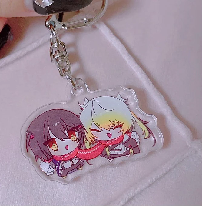 トオジさん()のえだまめアクキー届きました～!えだまめみたいにちっちゃくて愛しいですおまけのイラストとシールもかわいい…(イラスト手描きなの素敵すぎませんか??)ありがとうございました 