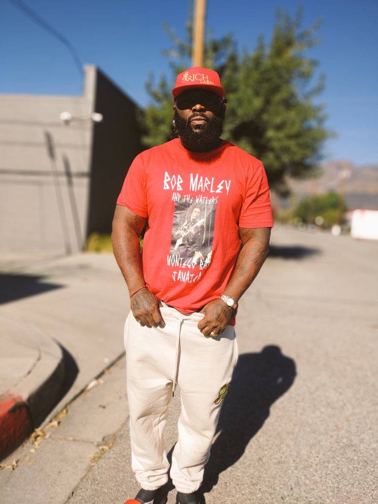 RichLabelMerch's tweet photo. Ceo @BiggHurra #RICHLABELMERCH #RichLabelClothing https://t.co/L9BrWbd4yq