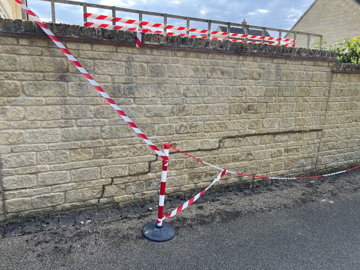 S_A_Hodge_MRICS's tweet photo. #Oxfordshire #Property #Surveyors https://t.co/tYJBm067Fs Latest instructions regarding #Subsidence https://t.co/PQbOT8LF2c