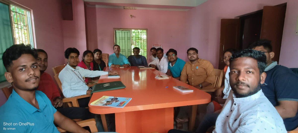 ABVPCuttack's tweet photo. ଆଗାମୀ କାର୍ଯ୍ୟକ୍ରମ କୁ ନେଇ ରାଷ୍ଟ୍ରୀୟ ସହ ସଙ୍ଗଠନ ସମ୍ପାଦକ ଗୋବିନ୍ଦ ନାୟକ ଓ ପ୍ରାନ୍ତ ସଙ୍ଗଠନ ସମ୍ପାଦକ ବୈଲୋଚନ ସାହୁ ଙ୍କ ଉପସ୍ଥିତରେ କଟକ ଜିଲ୍ଲାର ଜିଲ୍ଲା ବୈଠକ ଅନୁଷ୍ଠିତ ହୋଇଯାଇଛି। https://t.co/8ZhNPCgMc0