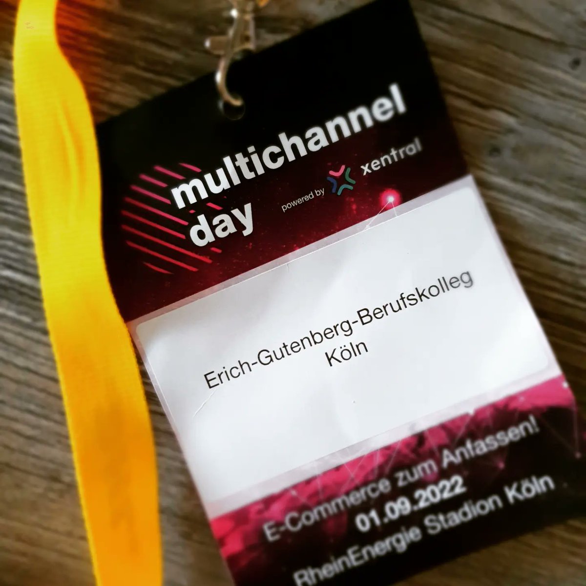EGBKoeln's tweet photo. Mit den frisch eingeschulten E-Commerce Klassen auf dem #multichannelday unterwegs 👏 Tolle Vorträge, Workshops und viele spannender Aussteller #wirsindegb ❤🤍 #ecommerce #smartschool https://t.co/mdlTB2bh6c