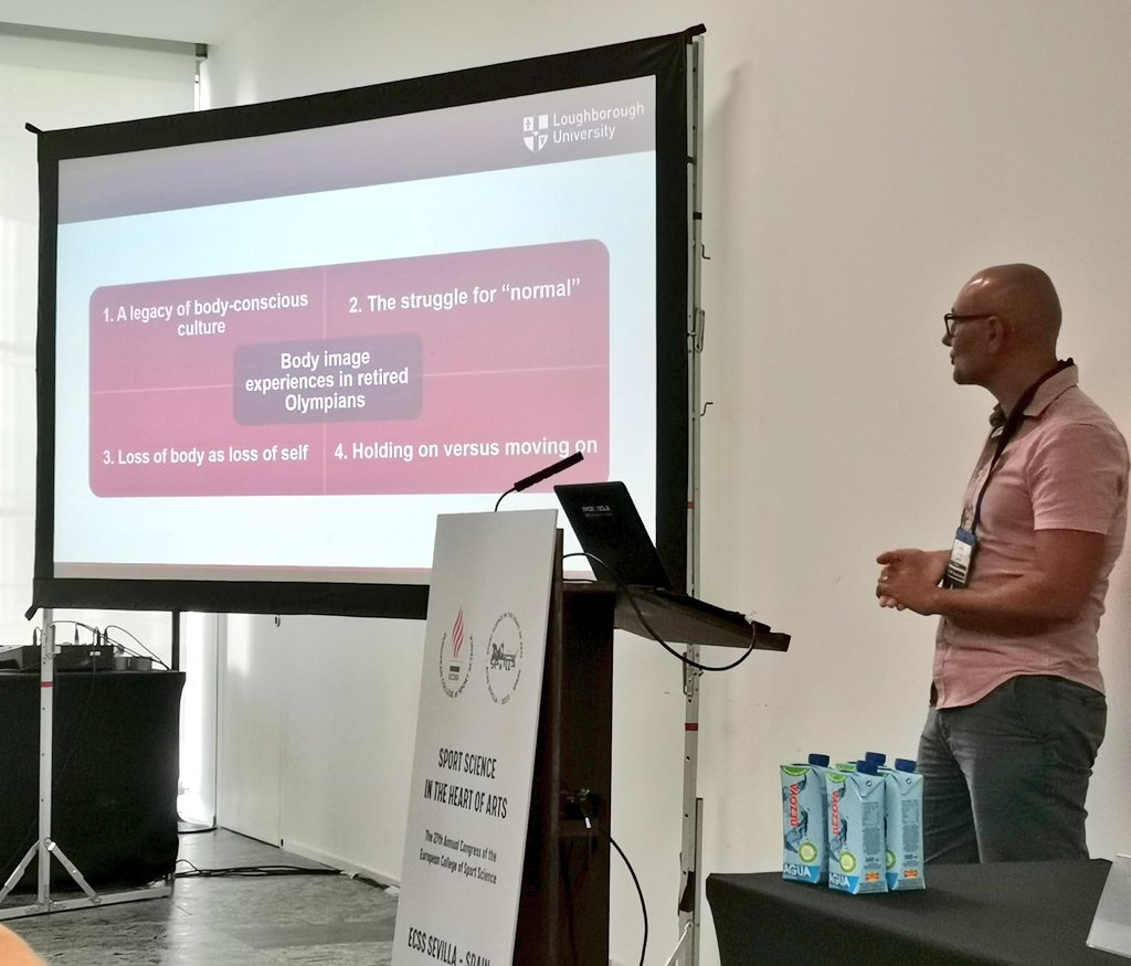 FEPSAC_MC's tweet photo. FEPSAC invited session at #ECSS2022
Great session today at @E_C_S_S on Current Trends on Sport Mental Health.
👩‍🏫Dual Careers on MH by @Jolankeg
🧘Olympians dealing with #Tokyo2020 postponement by @Ro_ZamoraSole
🤸‍♀️Body image perceptions on former olympic athletes by @A_Papathomas https://t.co/jaredsUrG8