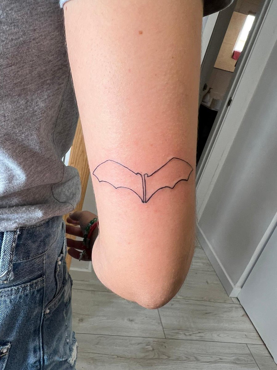 En las buenas y en las malas. Contigo siempre.
🦇🤞🏼