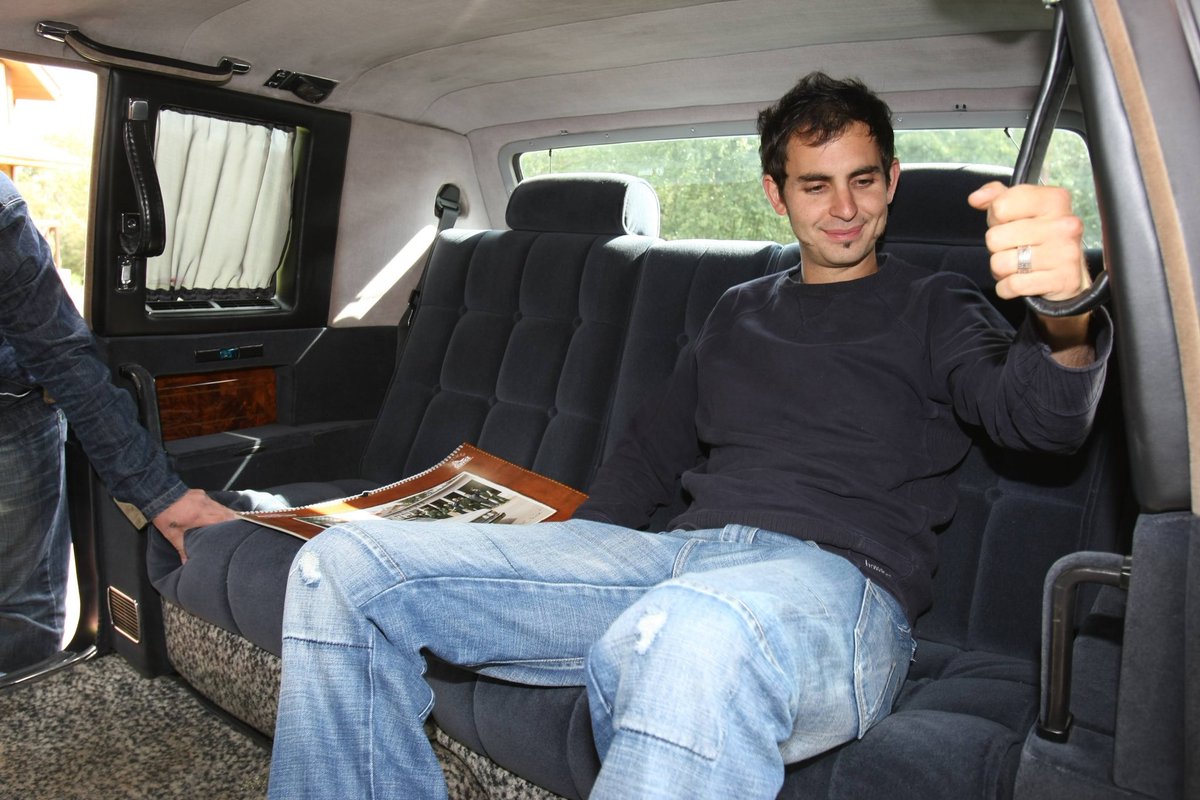 Carpervert's tweet photo. Very late #tbt which is particularly relevant with the news of #RIPGorbachev - this was from 2008 when I was filming for @FifthGearTV in Russia. I got to drive Mrs Gorbachov's armoured Zil right through Moscow and into Red Square. It was an unforgettable drive. https://t.co/148MzsxQjG