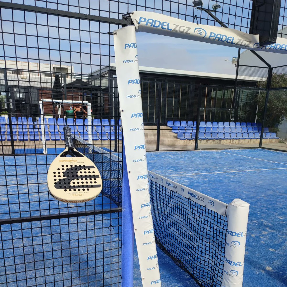 Padelzaragoza's tweet photo. ¡Ya tenemos disponible la nueva pala Bullpadel ELITE de @gemmatriay con su paletero ELITE negro a juego!
Pásate por la tienda del club y que no te quiten este equipazo de @bullpadelsport 
#padel #padelzaragoza #bullpadel https://t.co/oOFWuuqH96