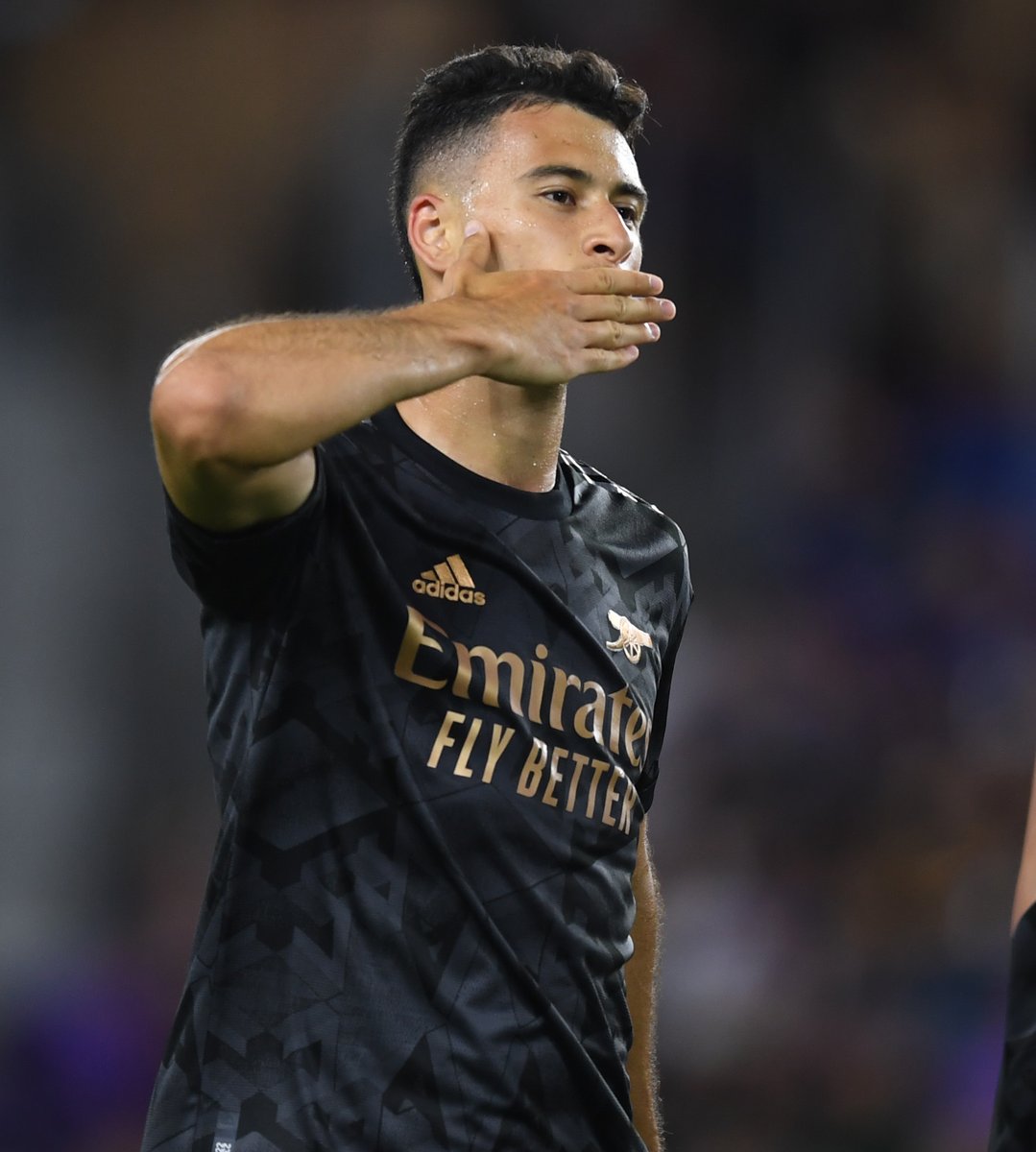 Arsenal's tweet image. Making its PL debut today...

Our new 2022/23 away kit ⚫️

#MUNARS