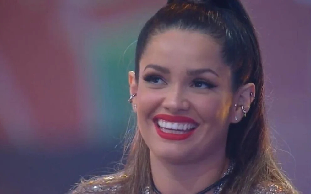 NoticiasdaTV's tweet photo. 🚨 Exclusivo: Globo passa o chapéu e muda prêmio de R$ 1,5 milhão do #BBB após 12 anos 👉 https://t.co/3S9Qe4JOMK https://t.co/CnDIUl16fC