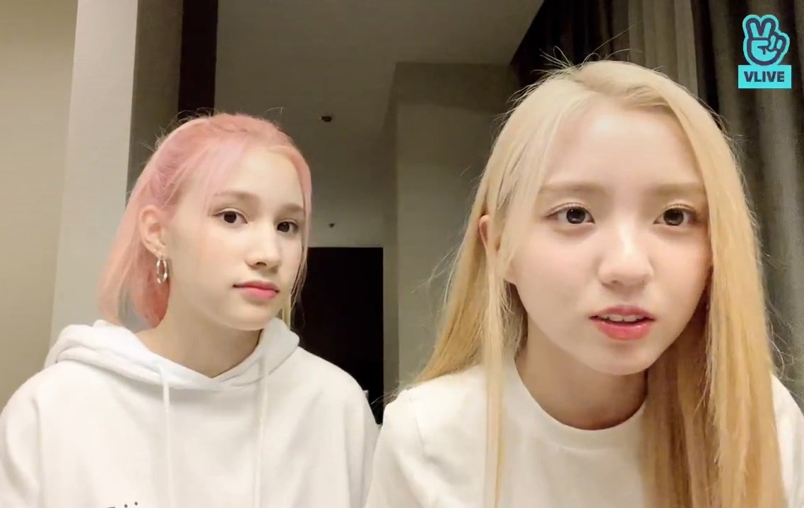 chaehyunfied's tweet photo. hiyyih and yeseo look like strawberry &amp; vanilla ice cream 🍓🍦lilaz cuties https://t.co/Vb3guuTilf