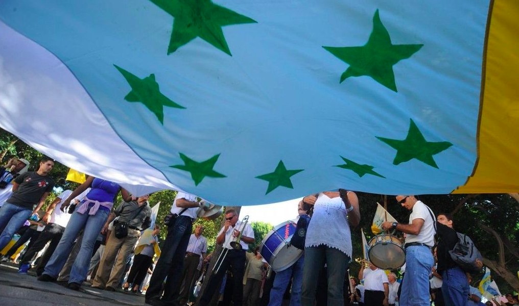 🔴#ÚltimaHora: "Llaman a un frente soberanista y ecologista para 2023"

<a href="/AhoraCanarias/">Ahora Canarias</a> y <a href="/losverdes_can/">Los Verdes</a> animan a colectivos y personas a construir una alternativa ecologista y soberanista para las próximas elecciones. 

➡️Lee el manifiesto aquí: sanborondon.info/index.php/noti…