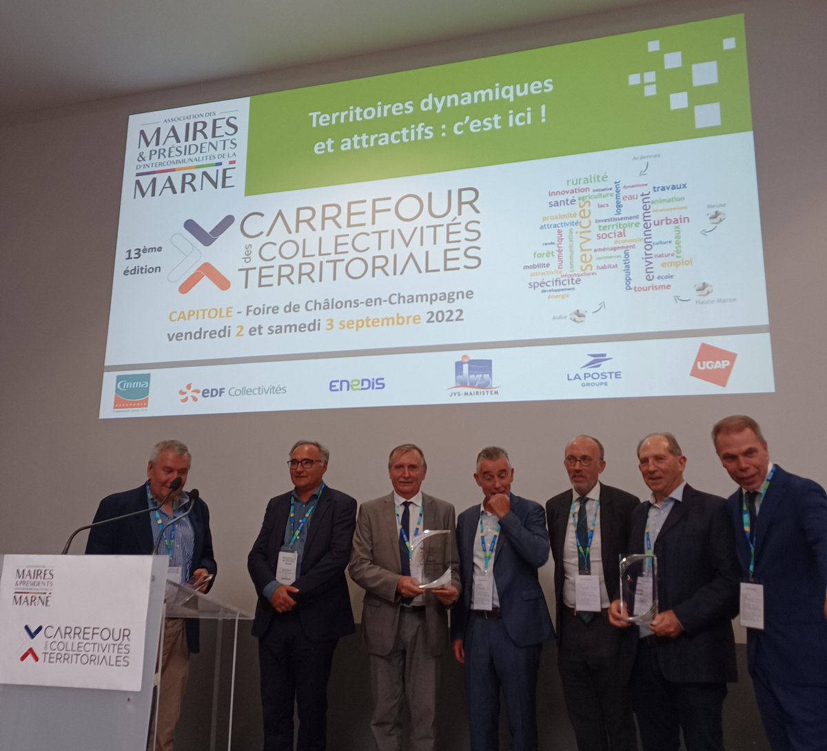victopenot's tweet photo. #CarrefourDesCollectivites de #Maires51

La ville de #MourmelonLeGrandest lauréate du Trophée des Parrains de l' @ugap pour son projet de #rénovationénergetique des #bâtiments 

#PascalJaloux #RemyBaillet @DptMarne 

#UGAP #AchatPublic https://t.co/S1WyI8sFnP
