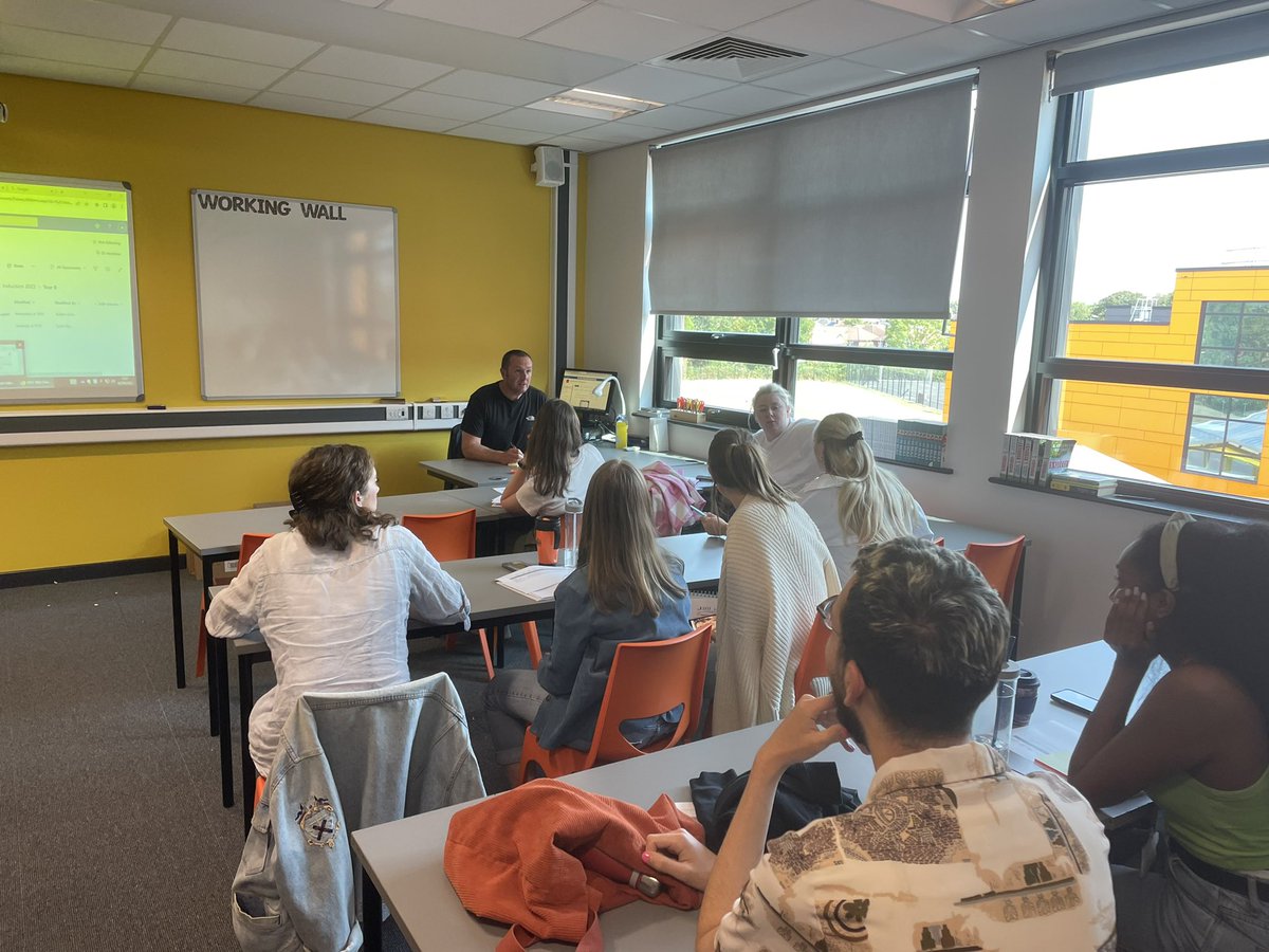 Some superb form tutor sessions today @MEACentral - some brilliant visions for the year ahead 🤩 got a good feeling about this year! <a href="/MissKRathore/">Ms Rathore</a> <a href="/MEACMcCullough/">Mr. McCullough</a> @MrsKilty